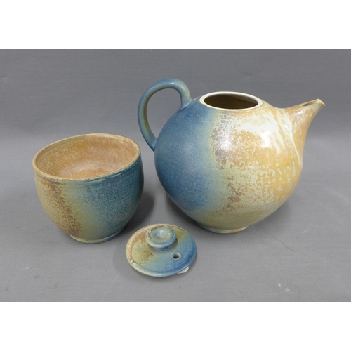 90 - Fran Tristram Lady Bay studio pottery teapot and matching bowl, (2)15 x 16cm