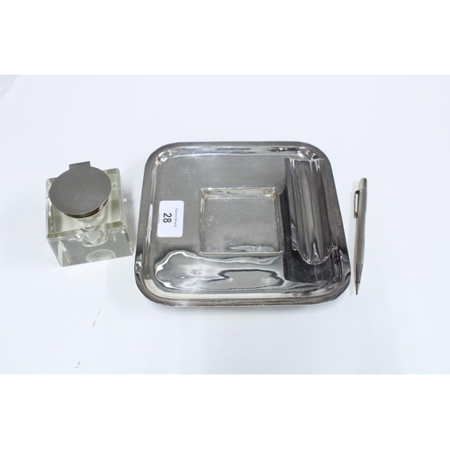 28 - George VI silver mounted glass inkwell, Hamilton & Inches, Edinburgh 1949, on a square Epns base, to... 