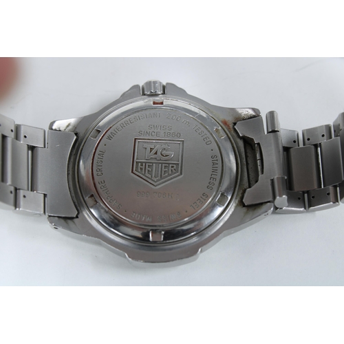 45 - Gents stainless steel wrist watch wristwatch, signed Tag Heuer, Professional 200 metres, grey colour... 