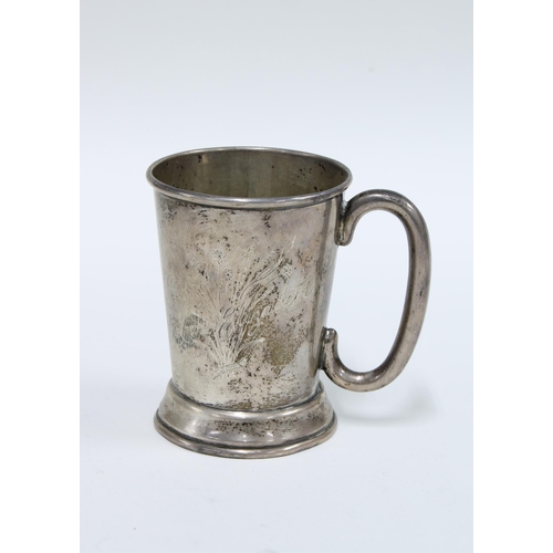 75 - George V silver Christening mug, Birmingham 1924, 8cm