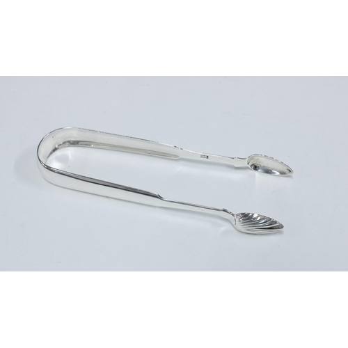 84 - Scottish provincial silver sugar tongs, fiddle pattern with long concave arms, circa 1825 by Robert ... 