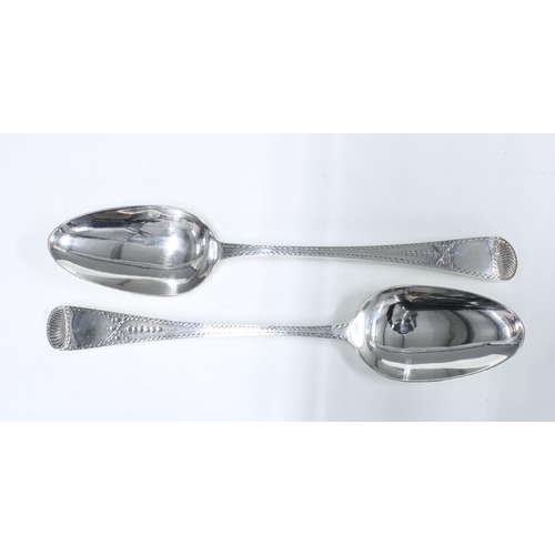 90 - A pair of Georgian silver table spoons, bright cut pattern Old English design, George Smith (II) & T... 