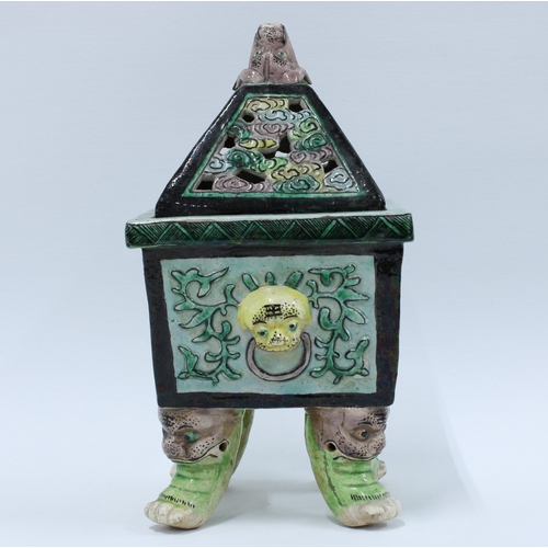 101 - Chinese famille verte incense burner and cover, on four mythical beast feet, 23 x 13cm.