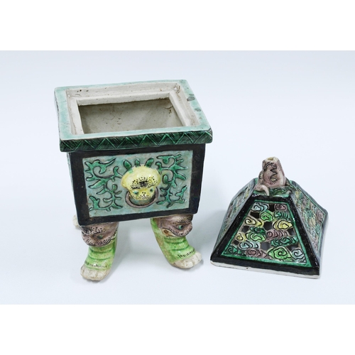 101 - Chinese famille verte incense burner and cover, on four mythical beast feet, 23 x 13cm.