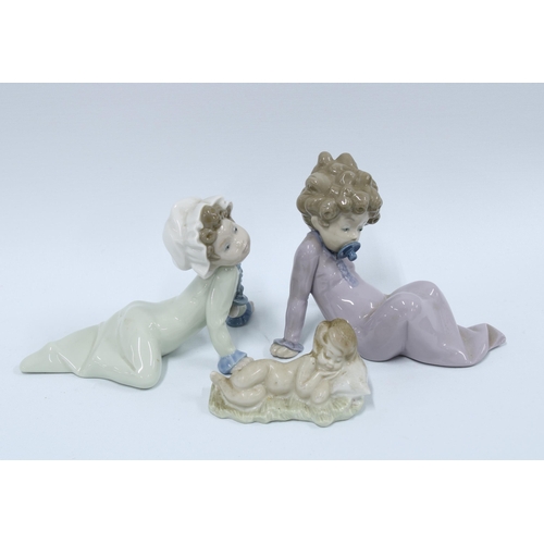 121 - Three Lladro child figures (3) 16cm.