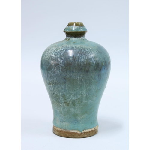 137 - Chinese hares fur green glazed vase, 13cm.