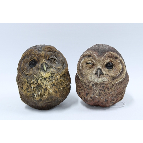 156 - Pair of art pottery owls (2) 11cm.