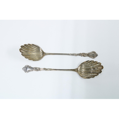 16 - Set of six Edwardian silver teaspoons with matching sugar tongs, Birmingham 1906