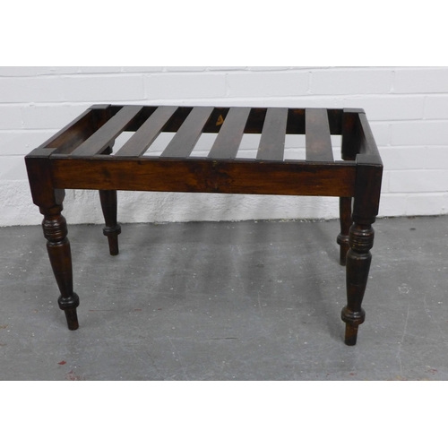 264 - Mahogany luggage rack with slatted top, 40 x 66 x 41cm