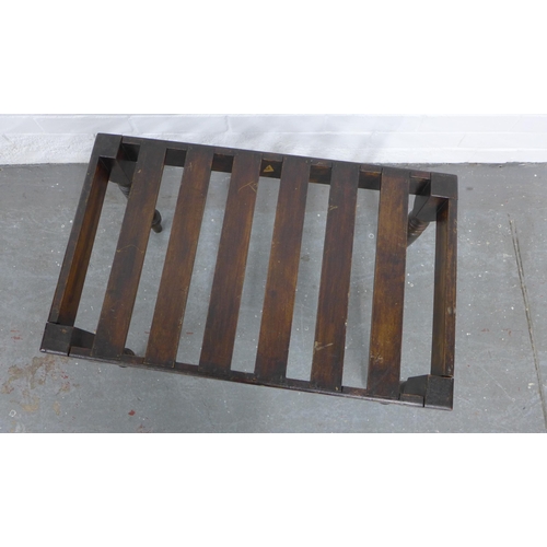 264 - Mahogany luggage rack with slatted top, 40 x 66 x 41cm