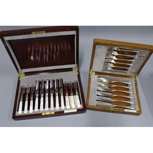 346 - Hamilton & Inches Epns and mother of pearl handle fruit knives and forks in a mahogany canteen box, ... 