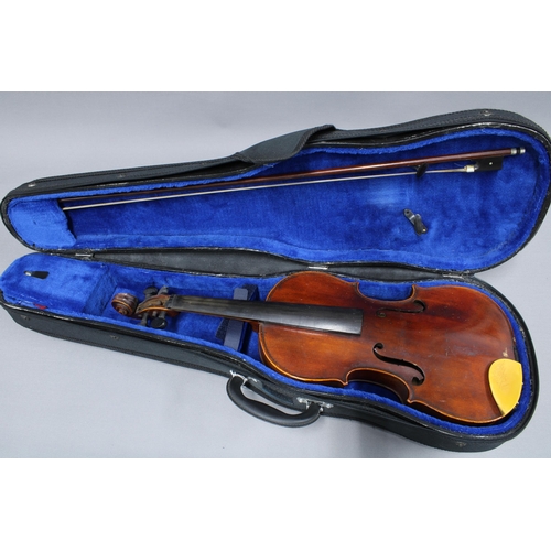 385 - Late 19th / early 20th century Medeo Fino violin with bow and case