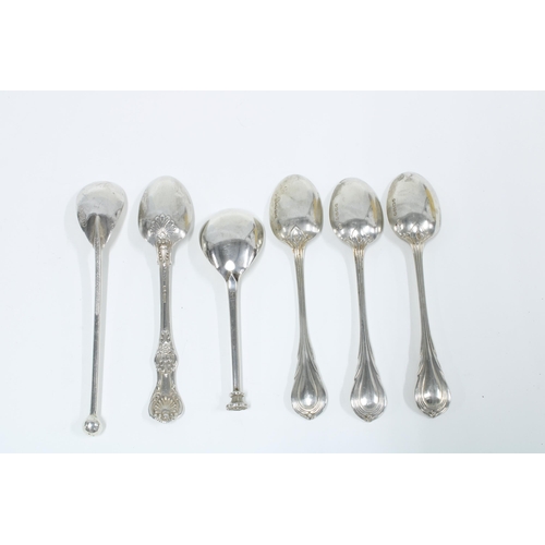 39 - Six various silver spoons to include a modern seal top spoon, London 1985 and a silver Puritan style... 