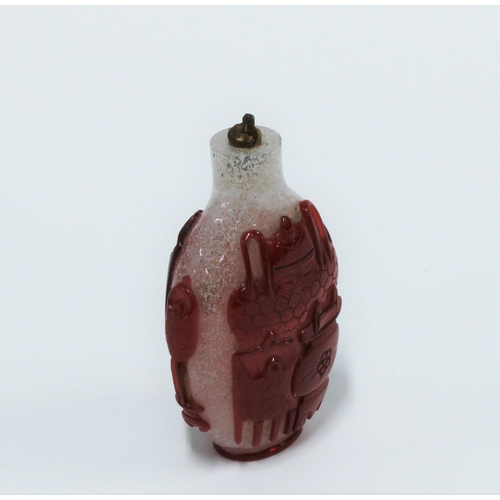 461 - Chinese Qing red overlay glass snuff bottle, height 6.5cm