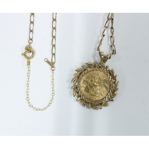 52 - QEII gold half sovereign, 1982, in a 9ct gold mount with 9ct gold chain necklace