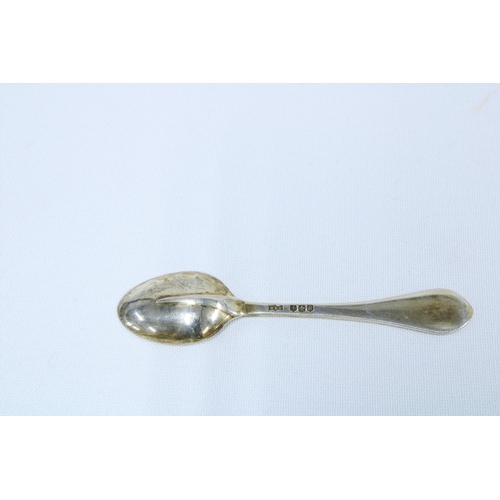 63 - Cased set of twelve silver teaspoons, Edinburgh 1935