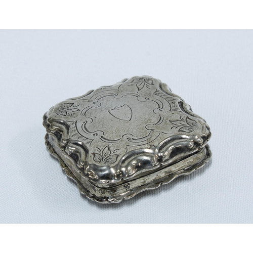 68 - Unmarked continental silver snuff box, 5 x 5cm