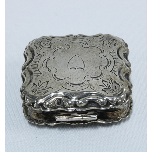 68 - Unmarked continental silver snuff box, 5 x 5cm