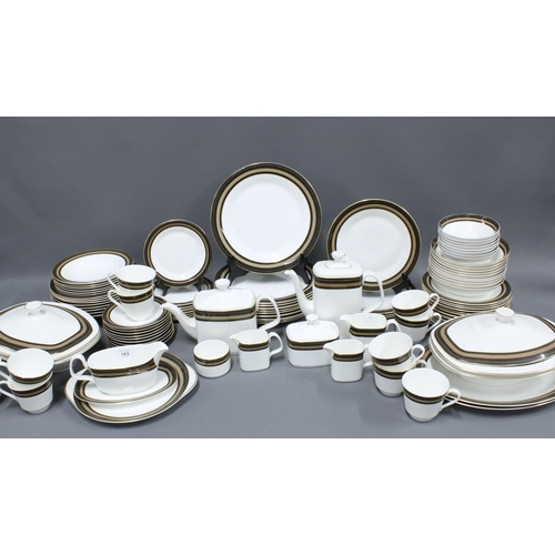 163 - Royal Doulton Cadenza pattern fine bone china dinner service and coffee set (a lot)