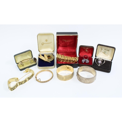 10 - Collection of vintage costume jewellery to include gold plated bangle and bracelets,  Caithness glas... 