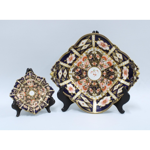 125 - Royal Crown Derby Imari pattern 6299 plate and a smaller 1128 plate (2) 25cm.