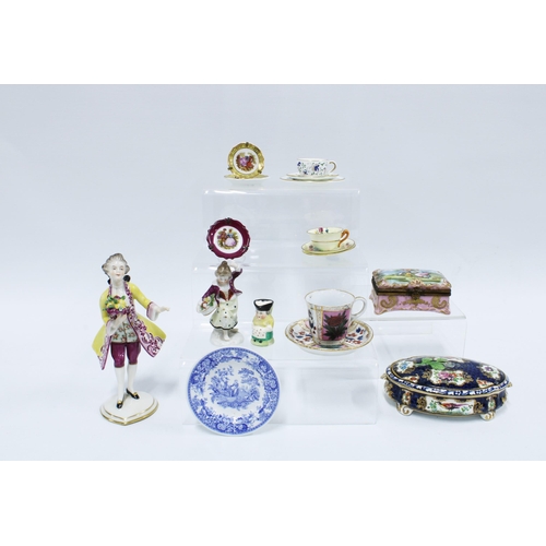 186 - Collection of miniature porcelain and pottery to include cups, saucers, figures, etc (a lot)