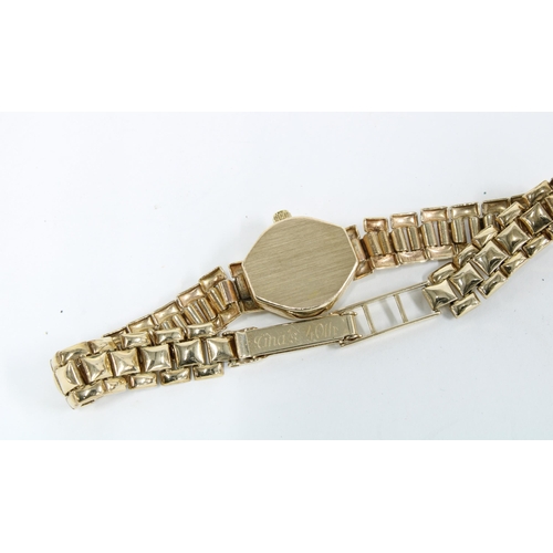 21 - Ladies 9ct gold Sovereign wrist watch on 9ct gold bracelet strap, complete with box