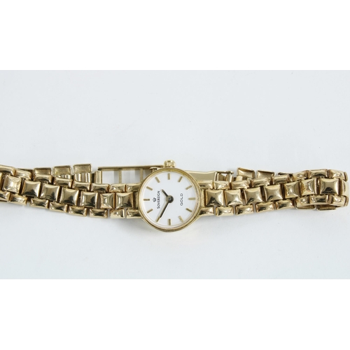Ladies 9ct gold Sovereign wrist watch on 9ct gold bracelet strap ...