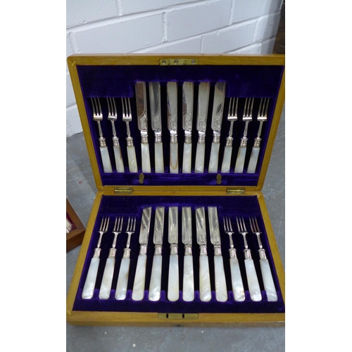 419 - Early 20th century oak canteen, three drawers containing a part suite of Epns flatware together with... 