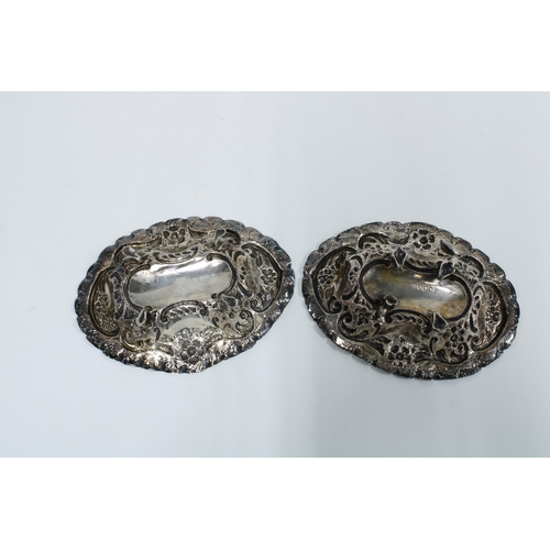 60 - A pair of Edwardian silver bonbon dishes Birmingham 1909, 12.5cm (2)