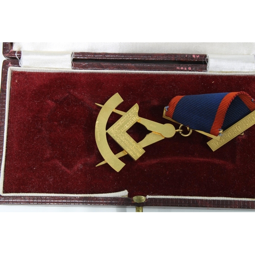 8 - 9ct gold Masonic medal and ribbon, Chester 1939, in fitted leather box