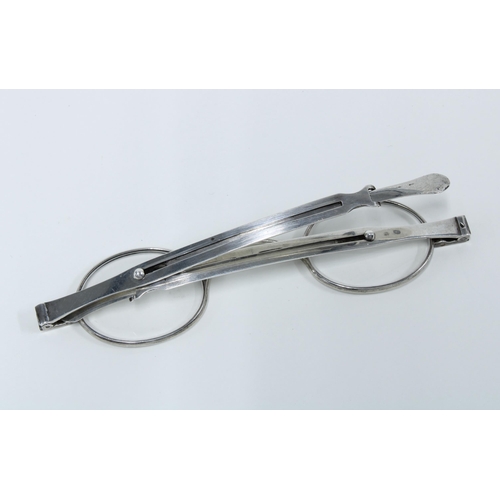 88 - Pair of William IV silver spectacles with extending ams, maers mak WH incuse, 1833