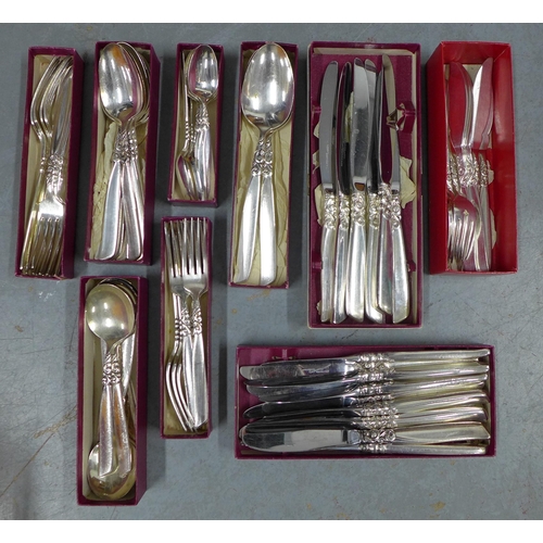 299 - Quantity of Epns Community Plate flatware (a lot)