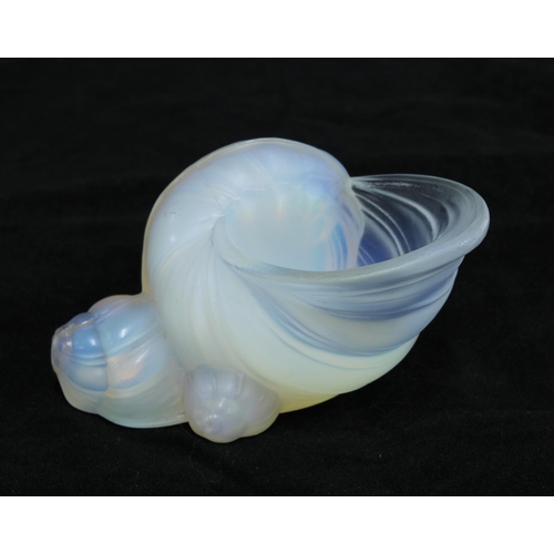 128 - Sabino, French opalescent glass snail, with remnants of a paper label to base, 10cm