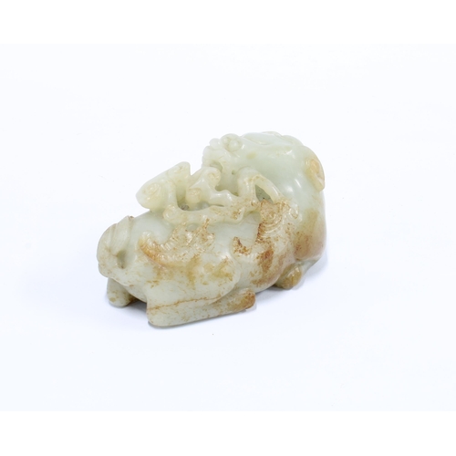 330 - Carved jade lion / mythical beast, 10.5cm long