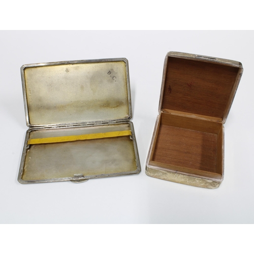 37 - George V silver cigarette box, Birmingham 1932 with inscription ' Presented by Patani Golfers', 9cm,... 