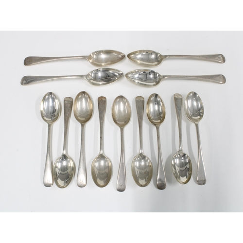 38 - Set of nine silver teaspoons, London 1933 and four Sheffield silver grapefruit spoons (13)