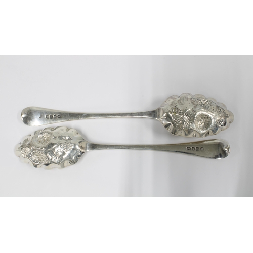 23 - A pair of Georgian silver berry spoons, London 1800, 22cm (2)