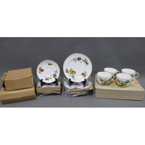 344 - A collection of Royal Worcester Evesham table wares, boxed and unused, to include six 7