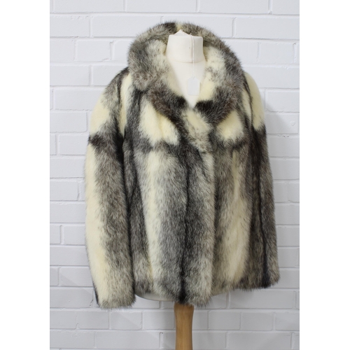 397 - Mink fur jacket with bracelet length sleeves