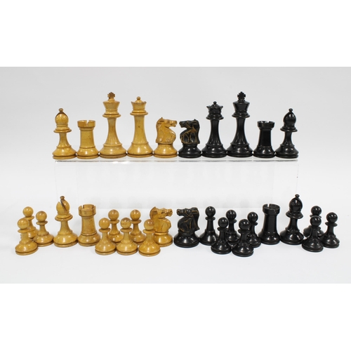 408 - Chess set (32)