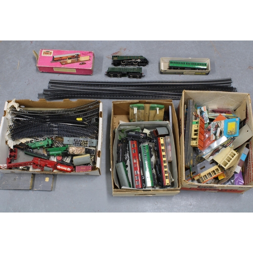 452 - Mixed lot of Railway items to include Golden Fleece engine, rolling stock and track, etc (a lot)