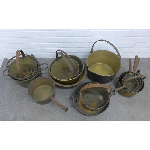 458 - A mixed lot to include brass and other saucepans (15)