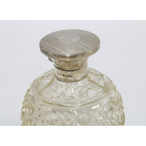 75 - George V silver mounted & hobnail glass scent bottle, Birmingham 1923, with internal glass stopper a... 