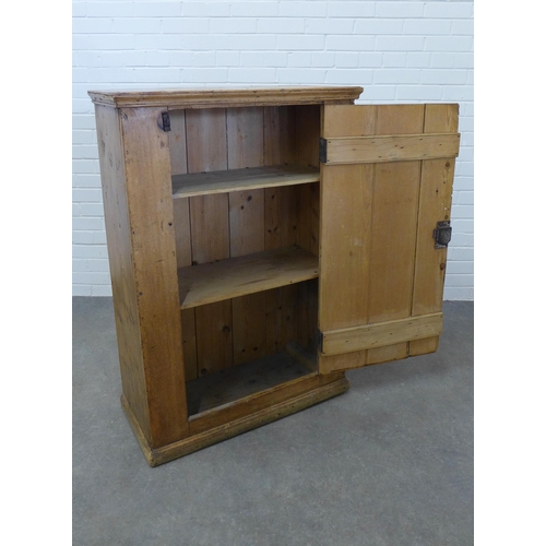 219 - Pine cupboard with shelved interior. 114 x 80 x 37cm.