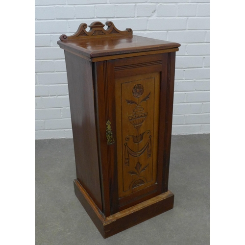 222 - Late 19th century mahogany ledge back pot cupboard. 78 x 34 x 33cm.