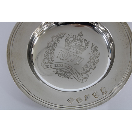 5 - QEII Jubilee silver alms dish, Edinburgh 1977, 11cm together with a Wai Kee Hong Kong silver pin dis... 