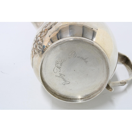 88 - George III silver cream jug, London 1776, 8cm high