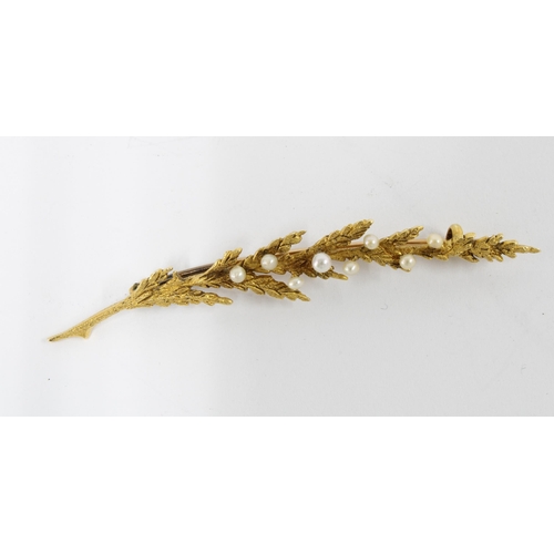 94 - Late 19th  / early 20th century yellow metal leaf brooch set with seed pearls together with an Edwar... 