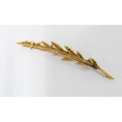 94 - Late 19th  / early 20th century yellow metal leaf brooch set with seed pearls together with an Edwar... 